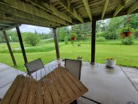 Newly Remodeled 1 Bedroom on River - Apartemen