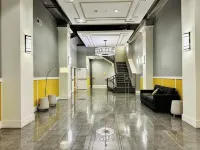 Downtown 2 bedroom Oasis with free parking - 4-Star