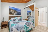 Gorgeous hillside home with ocean views! - Boutique