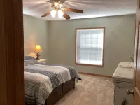 Family-Friendly Home. Sleeps 14.  Just minutes away from Mark Twain Lake. - 3-Star