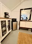 Cute Cabin, Private Hot Tub, Queen Bed, Small Town, 4 Miles to Ratcliff Lake - 무료 와이파이