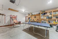 Upscale Lakefront Table Rock Cabin with nearby Launch - Hytter