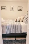 NEW MaineStay Cottage #3 Full Kitchen + Fireplace in Hampden/Bangor - 3-Star