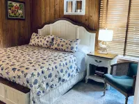 Romantic beach home with golf cart Remodeled Coastal charm Hotels in Captiva