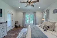 Porch-lovers Paradise! SLEEPS 11-12. Multiple fire pits. Only 0.8mi to boat ramp - 3-Star