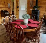 The Ruby River - Phenomenal Riverfront Cabin - シャレー