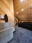 Bear Paw Cabin on the Lake, with Private Water Access, Quiet Getaway Sleeps 6 - Balkoner