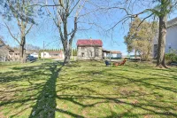 Vintage cabin in the ❤️ of Middletown , MD.  Pet friendly and prime location. - 4-Star