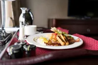 Red Deer Resort & Casino - breakfast