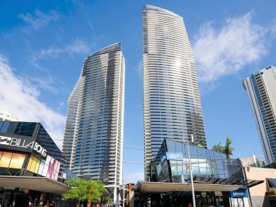 Circle on Cavill Apartments - Central Surfers Paradise - Hosted by wowstay