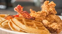 Holiday Inn CONFERENCE CTR EDMONTON SOUTH by IHG - breakfast