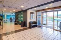 Sure Hotel by Best Western St-Amand-Les-Eaux - Lemmikkieläimet sallittu