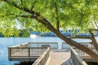 Charming 3-Bedroom Townhome Near Historic Downtown + Balcony + Lake Access - 3-Star