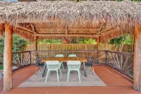 Desert Oasis. Private Pool - 10 Minutes to Downtown - 4-Star