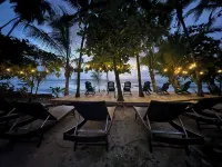 REEF HOUSE: Waterfront, Caribbean Paradise Jungle Cabin in Bastimentos w/ AC - 3-Star