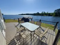 10 Mile View on Lake Murray, SC, Putting Green, Hot Tub, Lake Edge Fire Pit - 4-Sterne
