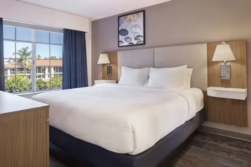 City Express By Marriott Redmond Airport - 3-Star