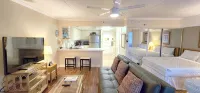 Luxury Ocean Marina View Studio World Famous Ilikai NO RESORT FEES! FREE WIFI - Homestays