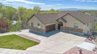 Springville Welcome Home: spacious 5-bedroom house in delightful Springville - Wi-Fi