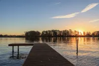 House on the Havelbogen directly on the water with canoe and jetty, garden apartment - Family