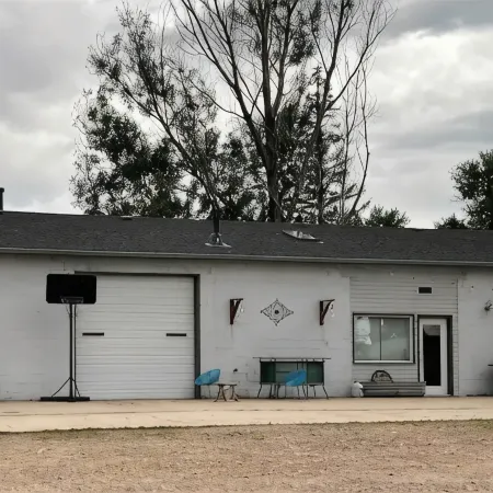 5th Ave Pond Side Retreat