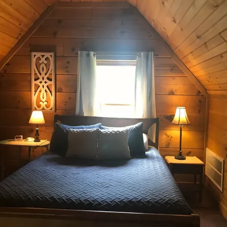 Bourbon Country Cabin<br>Loft style cabin, great location to visit KY distilleries