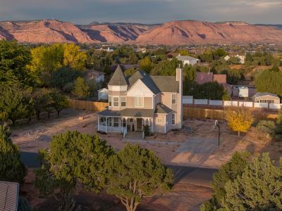 Kanab Paradise House with 2 King Beds Close to Hiking Trails