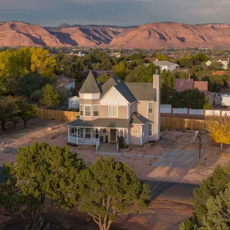 Kanab Paradise House with 2 King Beds Close to Hiking Trails