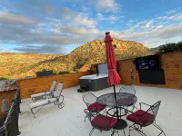 Zion Edge Retreat, Building Finished in 2024 with Hot Tub. - Chalets