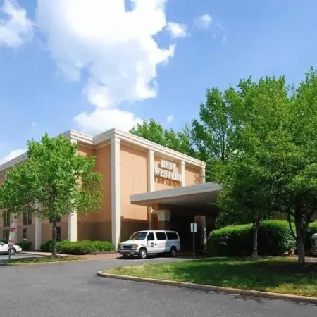 Best Western Plus Richmond Airport Hotel