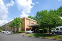 Best Western Plus Richmond Airport Hotel - 3-Sterne