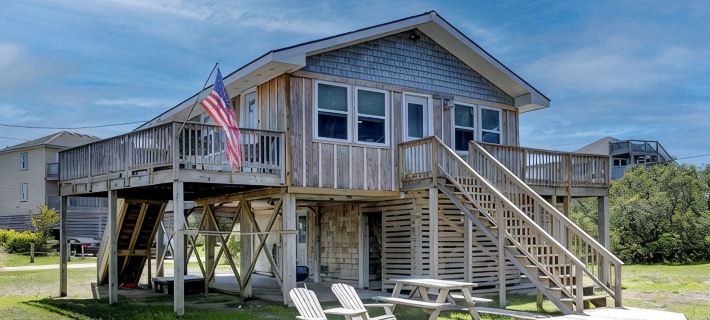 Quaint Waterfront Cottage.  Quick walk to the beach Hotels in Kinnakeet