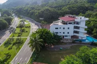 La Loma Suites - Apartments