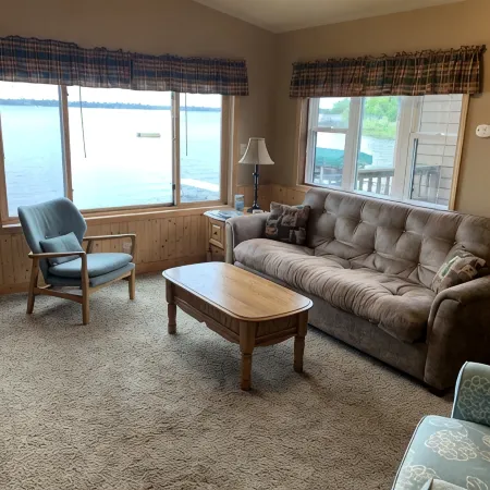 Lake Nokomis Breezy Bay Lakeside Cottage Quiet Retreat