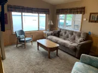 Lake Nokomis Breezy Bay Lakeside Cottage Quiet Retreat - WiFi