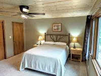 Riverfront - Kayaks - Game Room - 15 Min to Granite Peak Ski Resort - Boutique