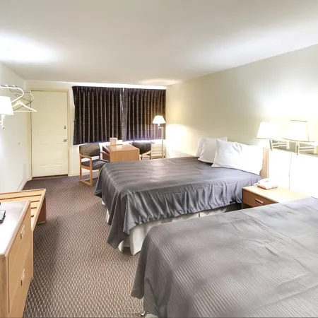 Travelers Inn