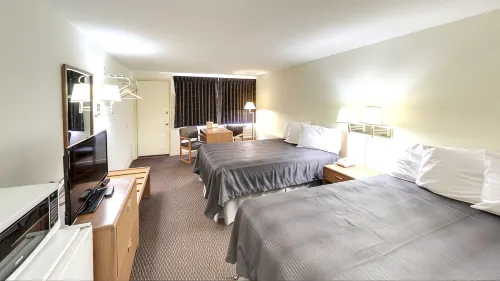 Travelers Inn - parking