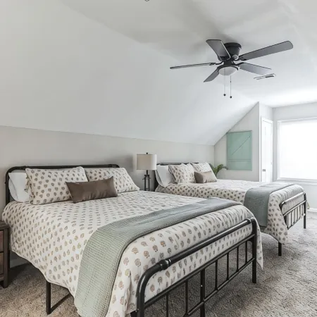 Charming 3BR Farmhouse • Fenced Acre • Madison