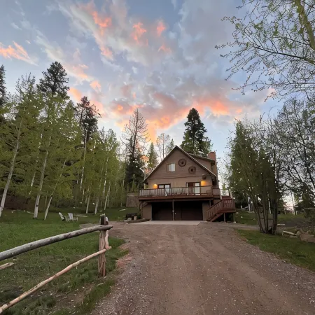 Incredible Views, Large Deck, Wood Burning Fireplace! Havland Lake 3bed/3bath