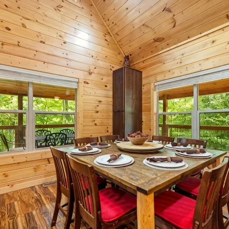 Cliffview Resort Lakefront  4Br, 3BTH- No Smoking/Pets. Fishing Dock, Game Rm.