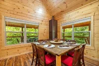 Cliffview Resort Lakefront  4Br, 3BTH- No Smoking/Pets. Fishing Dock, Game Rm. - 4-Star