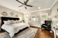 Sprawling Resort Oasis with Heated Pool Set up for Groups - Boutique