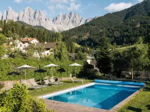Hotel Tyrol