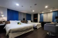 Hotel Pharos