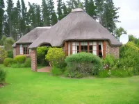 Coral Tree Cottages Hotels in Harkerville