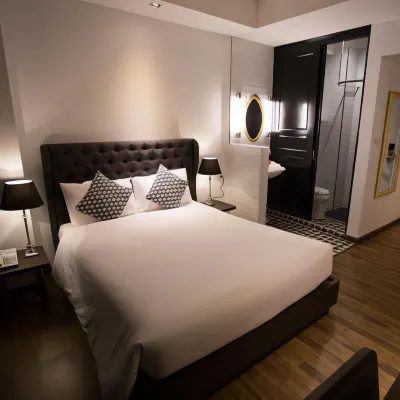 First House Hotel Bangkok Hotel dekat Pasar Pratunum