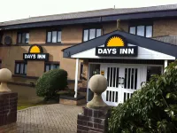 Days Inn by Wyndham Abington M74 Hotels near Tinto