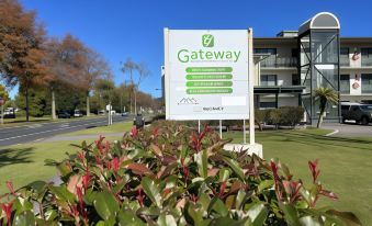 Gateway International Motel