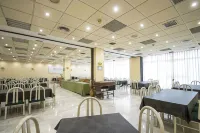 Hospedium Hotel Apartamentos Simón Verde Hôtels à : San Juan de Aznalfarache
